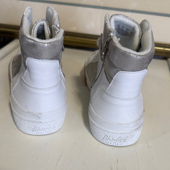 Stylish Silver and White High-Top Sneakers with zipper at the side - Picture 5 of 5